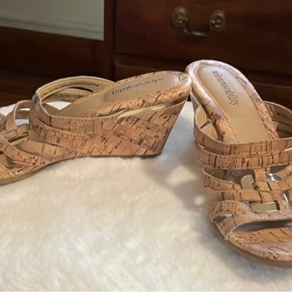 Beautiful cork wedge summer sandals 6 heels - Picture 2 of 7